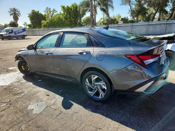 KMHLM4DGXSU975208 2025 HYUNDAI ELANTRA - Image 2