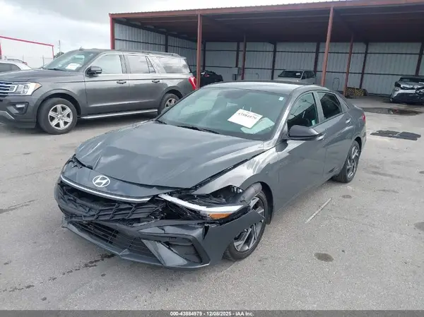 KMHLM4DGXSU984927 2025 HYUNDAI ELANTRA - Image 2