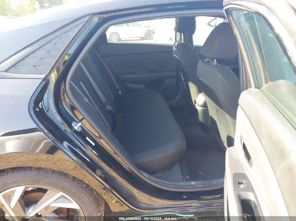 KMHLM4DGXSU993241 2025 HYUNDAI ELANTRA - Image 8
