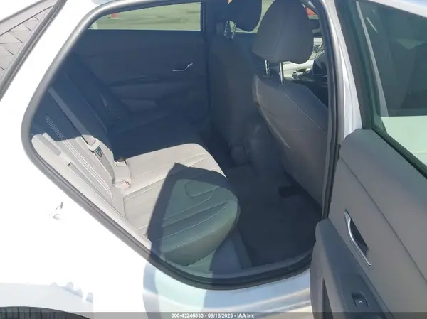 KMHLM4DGXSU994311 2025 HYUNDAI ELANTRA - Image 8