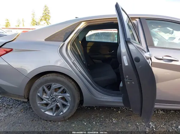 KMHLM4DJ0RU097777 2024 HYUNDAI ELANTRA - Image 8