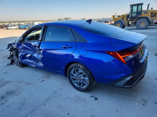 KMHLM4DJ0RU106798 2024 HYUNDAI ELANTRA - Image 2