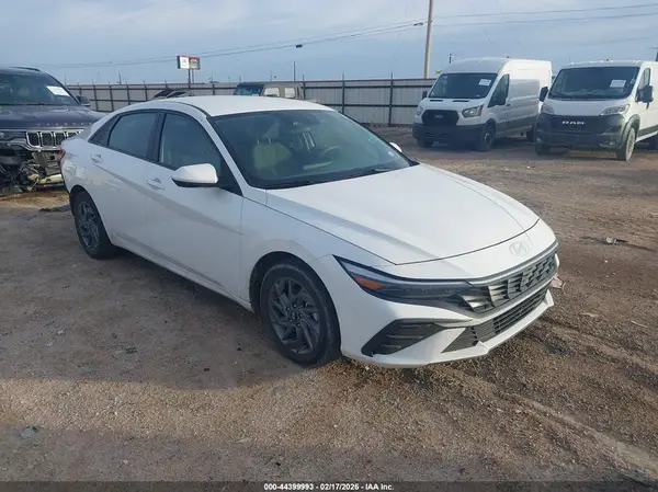 KMHLM4DJ0RU107000 2024 HYUNDAI ELANTRA - Image 1