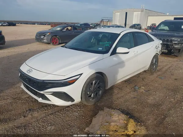 KMHLM4DJ0RU107000 2024 HYUNDAI ELANTRA - Image 2