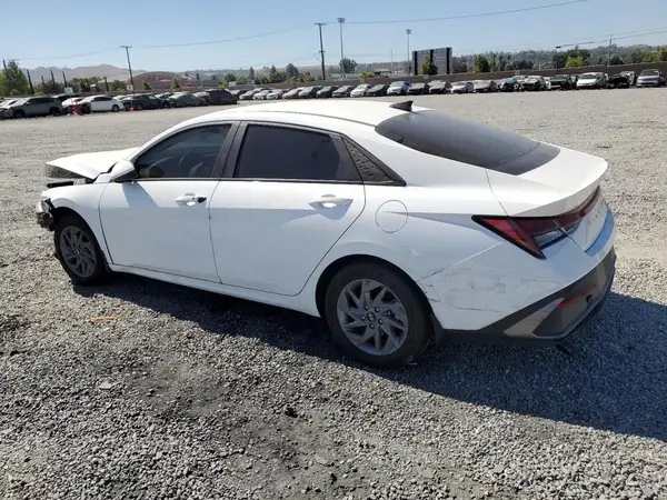 KMHLM4DJ0RU113301 2024 HYUNDAI ELANTRA - Image 2