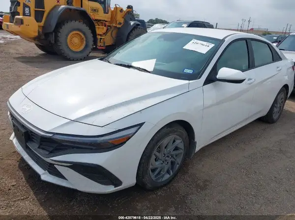 KMHLM4DJ0SU124482 2025 HYUNDAI ELANTRA - Image 2
