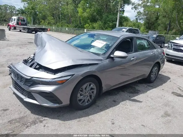 KMHLM4DJ0SU131058 2025 HYUNDAI ELANTRA - Image 2