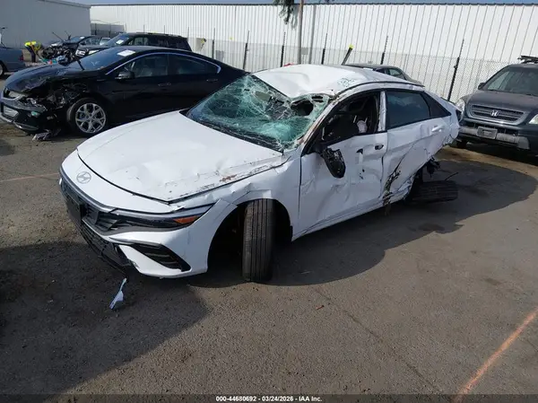 KMHLM4DJ0SU150435 2025 HYUNDAI ELANTRA - Image 2