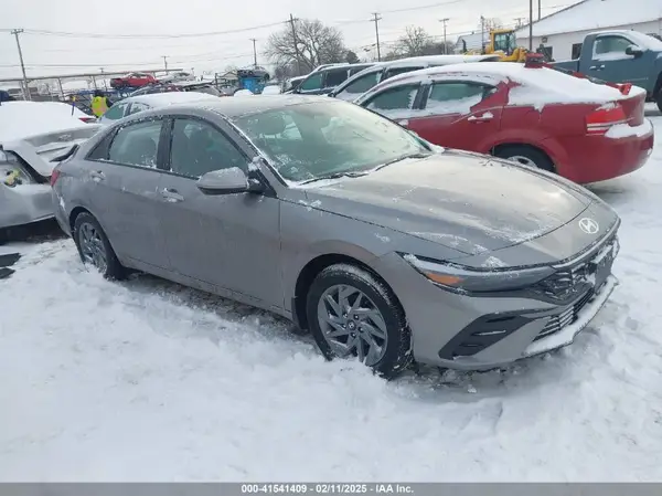 KMHLM4DJ1RU097450 2024 HYUNDAI ELANTRA - Image 1