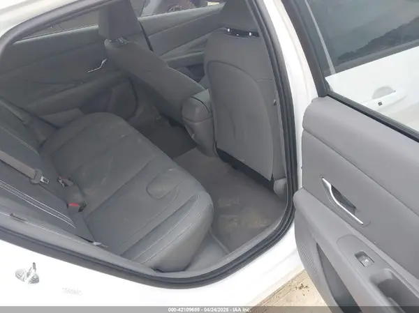 KMHLM4DJ1RU104414 2024 HYUNDAI ELANTRA - Image 8