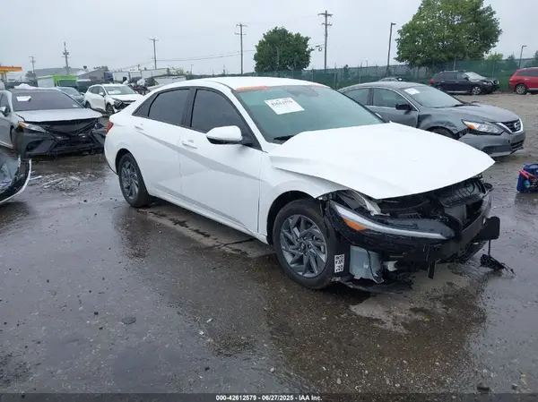 KMHLM4DJ1RU113940 2024 HYUNDAI ELANTRA - Image 1