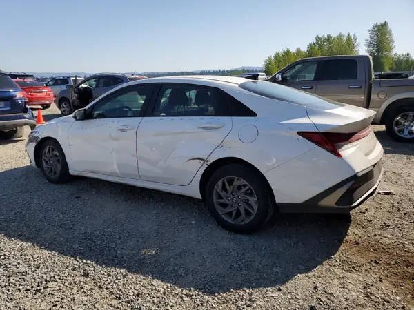 KMHLM4DJ1RU117342 2024 HYUNDAI ELANTRA - Image 2