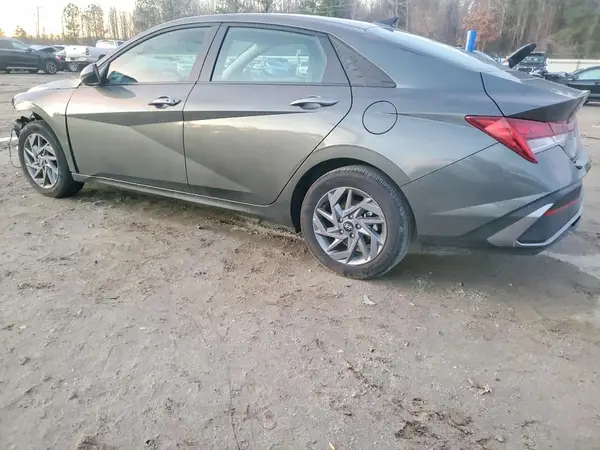 KMHLM4DJ1SU159452 2025 HYUNDAI ELANTRA - Image 2