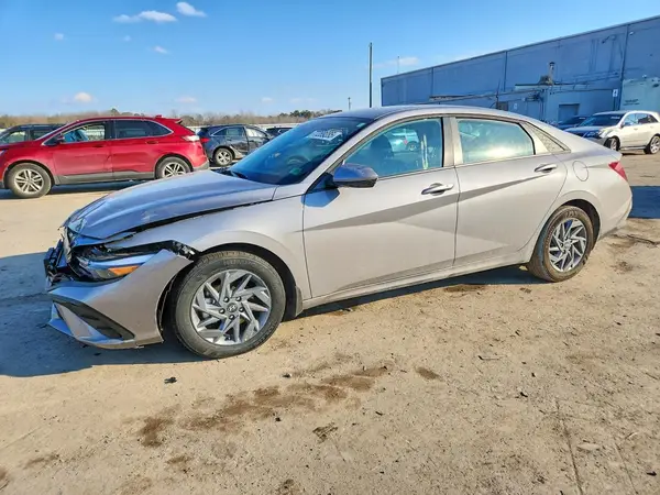 KMHLM4DJ1SU168782 2025 HYUNDAI ELANTRA - Image 1