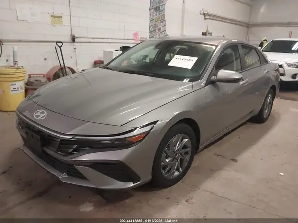 KMHLM4DJ1SU170323 2025 HYUNDAI ELANTRA - Image 2