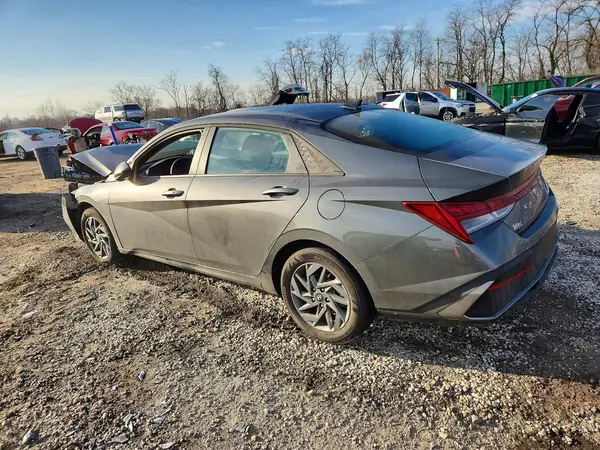 KMHLM4DJ1SU179068 2025 HYUNDAI ELANTRA - Image 2