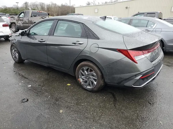 KMHLM4DJ2RU094041 2024 HYUNDAI ELANTRA - Image 2