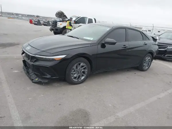 KMHLM4DJ2RU094637 2024 HYUNDAI ELANTRA - Image 2