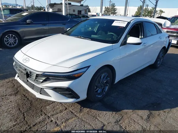 KMHLM4DJ2RU095495 2024 HYUNDAI ELANTRA - Image 2