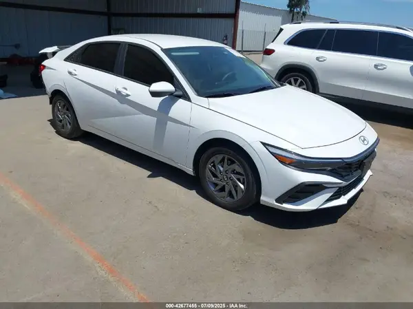 KMHLM4DJ2RU095660 2024 HYUNDAI ELANTRA - Image 1