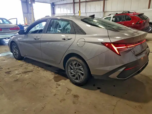 KMHLM4DJ2RU113820 2024 HYUNDAI ELANTRA - Image 2