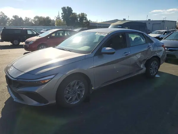 KMHLM4DJ2RU116023 2024 HYUNDAI ELANTRA - Image 1