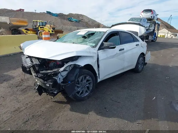 KMHLM4DJ2SU123625 2025 HYUNDAI ELANTRA - Image 2