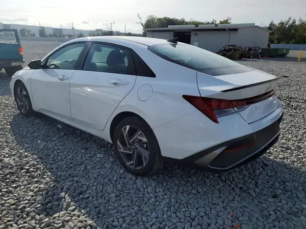 KMHLM4DJ2SU129103 2025 HYUNDAI ELANTRA - Image 2