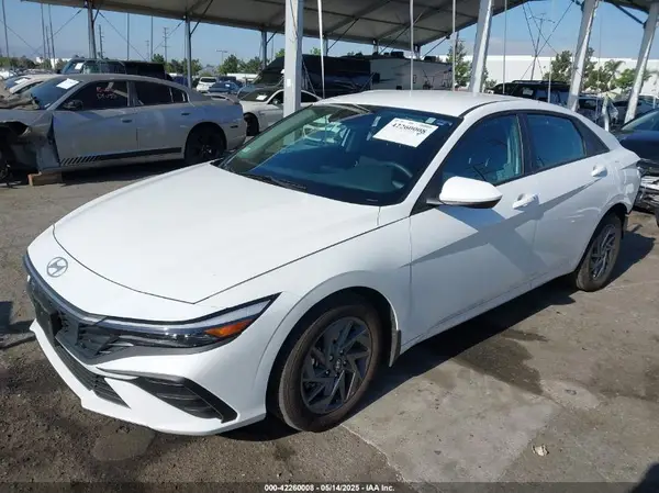 KMHLM4DJ2SU134642 2025 HYUNDAI ELANTRA - Image 2