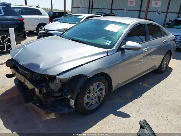 KMHLM4DJ2SU143499 2025 HYUNDAI ELANTRA - Image 2