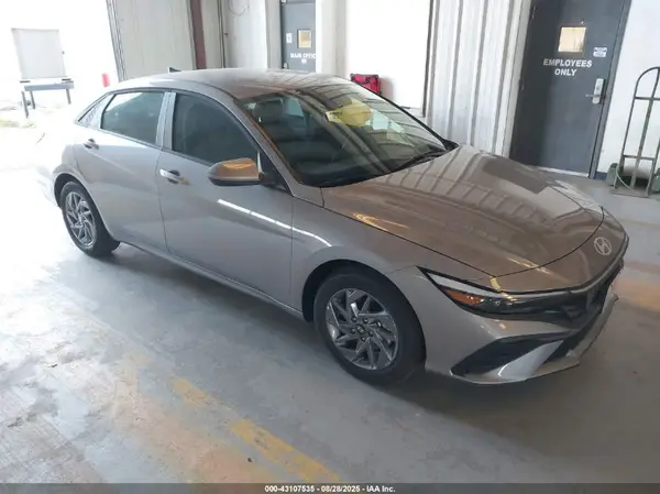KMHLM4DJ2SU172193 2025 HYUNDAI ELANTRA - Image 1