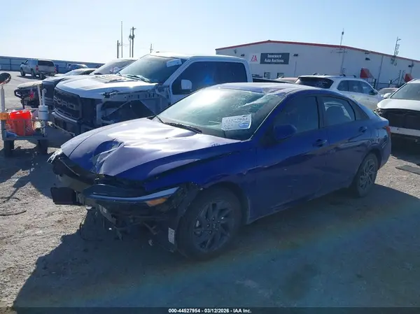 KMHLM4DJ3RU106097 2024 HYUNDAI ELANTRA - Image 2