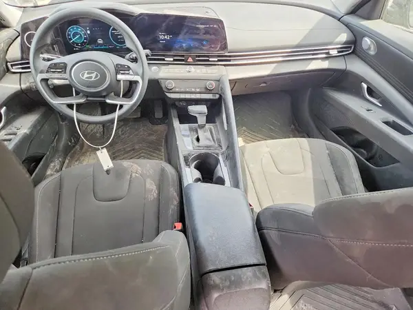KMHLM4DJ3RU111171 2024 HYUNDAI ELANTRA - Image 8