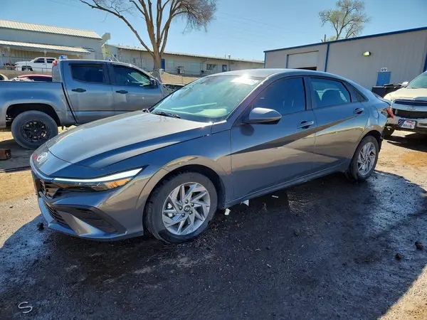 KMHLM4DJ3SU131801 2025 HYUNDAI ELANTRA - Image 1