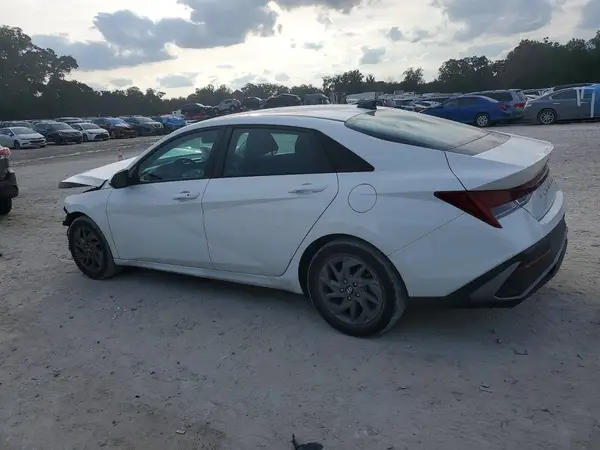 KMHLM4DJ4RU093490 2024 HYUNDAI ELANTRA - Image 2