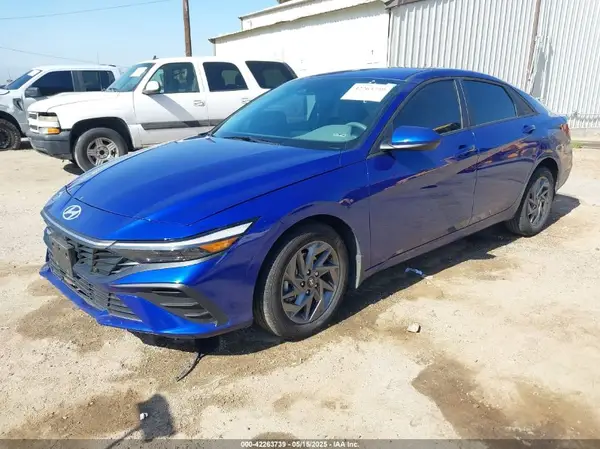KMHLM4DJ4RU097281 2024 HYUNDAI ELANTRA - Image 2