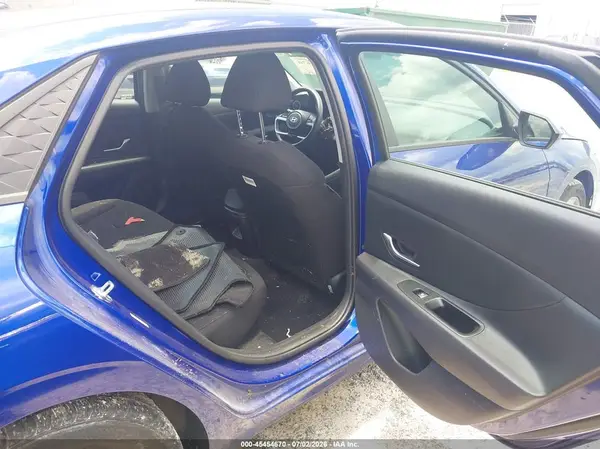 KMHLM4DJ4RU103788 2024 HYUNDAI ELANTRA - Image 8