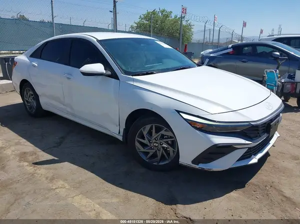 KMHLM4DJ4RU104861 2024 HYUNDAI ELANTRA - Image 1