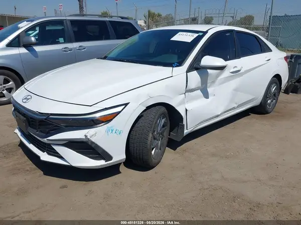 KMHLM4DJ4RU104861 2024 HYUNDAI ELANTRA - Image 2
