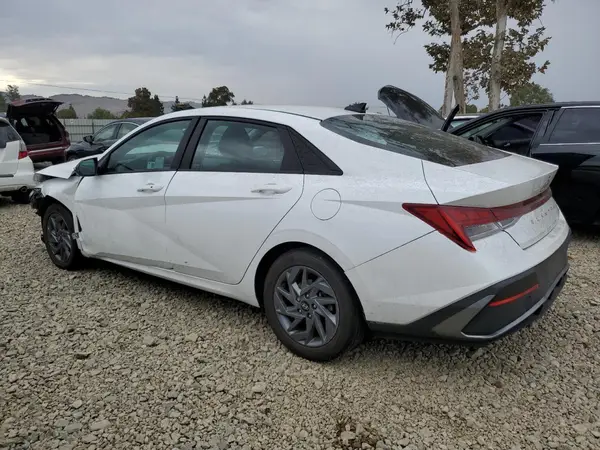 KMHLM4DJ4RU113284 2024 HYUNDAI ELANTRA - Image 2