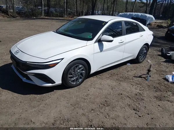 KMHLM4DJ4RU113950 2024 HYUNDAI ELANTRA - Image 2