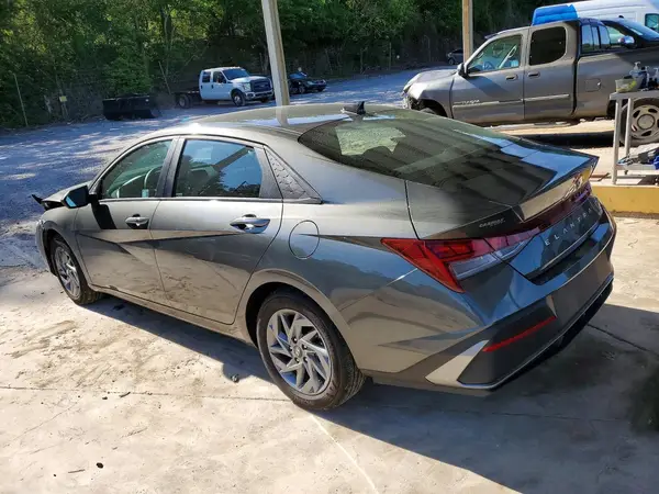 KMHLM4DJ4SU137249 2025 HYUNDAI ELANTRA - Image 2