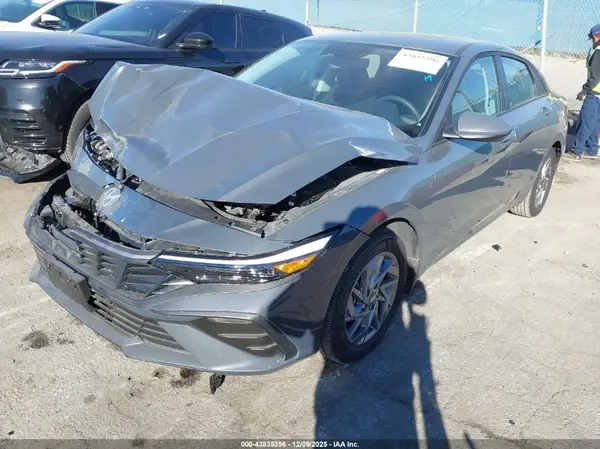 KMHLM4DJ4SU138014 2025 HYUNDAI ELANTRA - Image 2