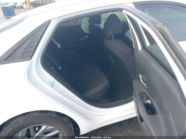 KMHLM4DJ4SU138028 2025 HYUNDAI ELANTRA - Image 8