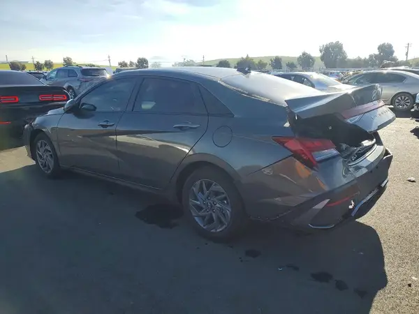 KMHLM4DJ4SU156898 2025 HYUNDAI ELANTRA - Image 2