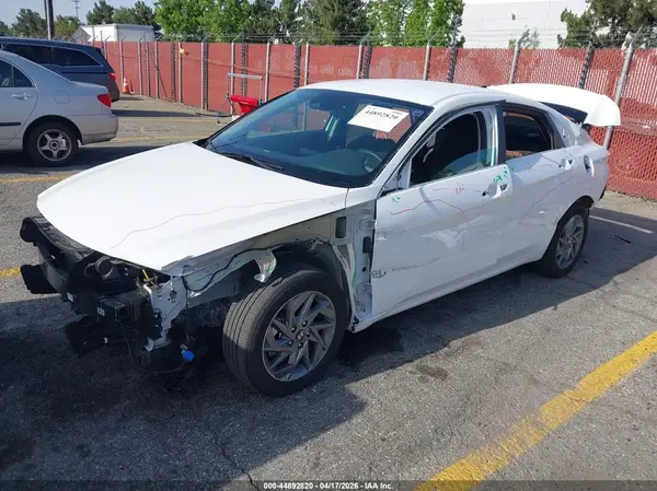 KMHLM4DJ4SU167450 2025 HYUNDAI ELANTRA - Image 2