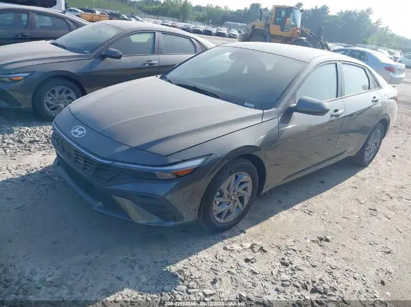 KMHLM4DJ4SU173054 2025 HYUNDAI ELANTRA - Image 2