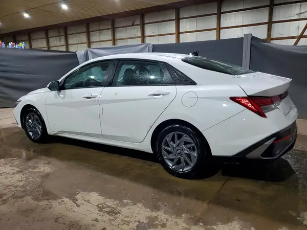 KMHLM4DJ4SU173443 2025 HYUNDAI ELANTRA - Image 2