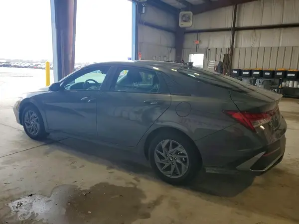KMHLM4DJ4SU177640 2025 HYUNDAI ELANTRA - Image 2