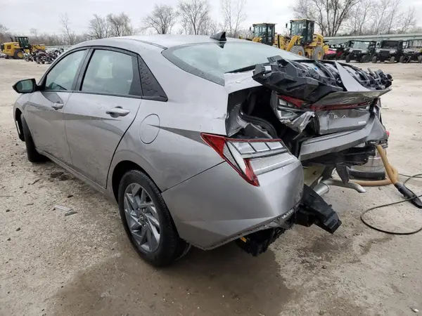 KMHLM4DJ5RU101113 2024 HYUNDAI ELANTRA - Image 2